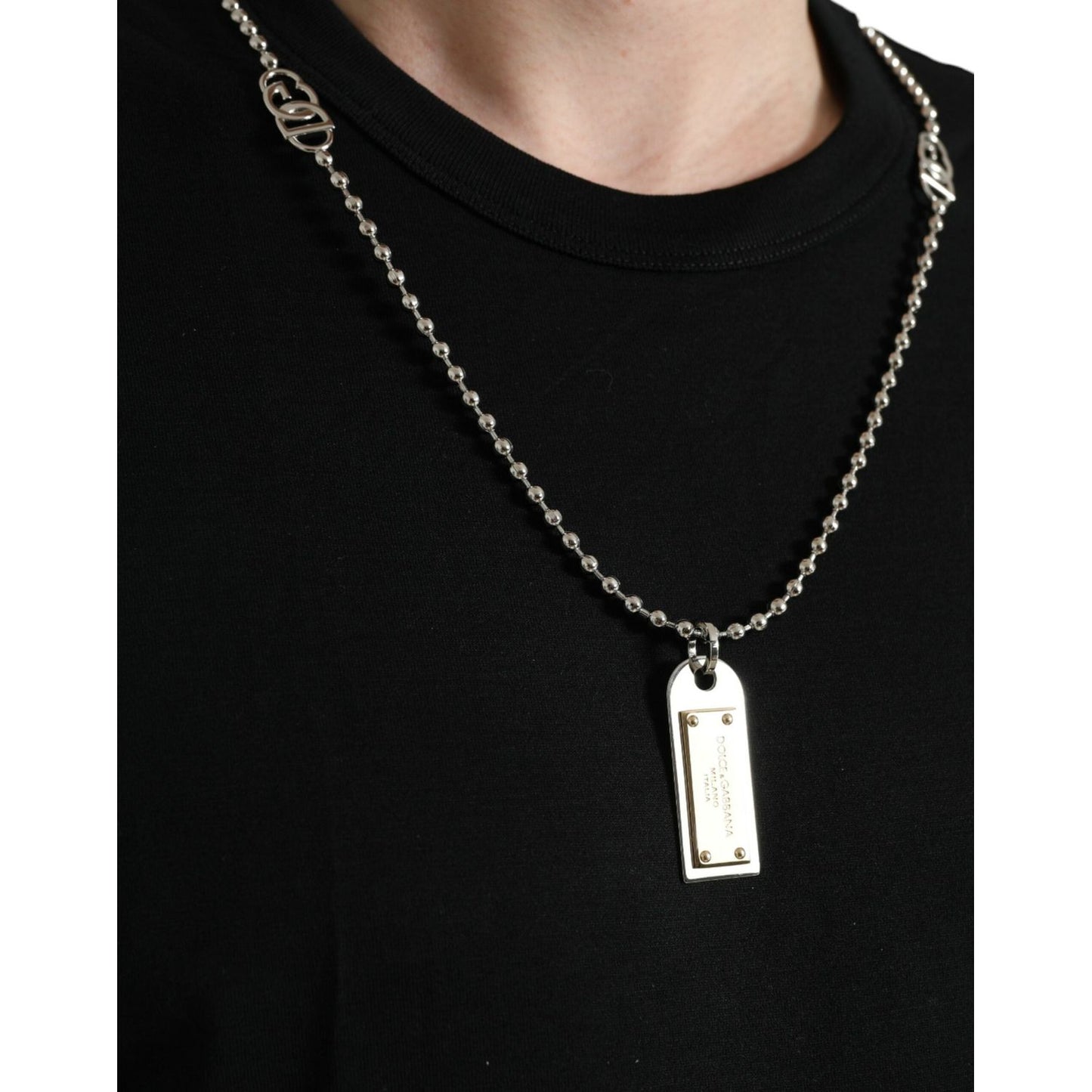 Dolce & Gabbana Sleek Cotton Round Neck T-Shirt with Chain Detail Dolce & Gabbana Black