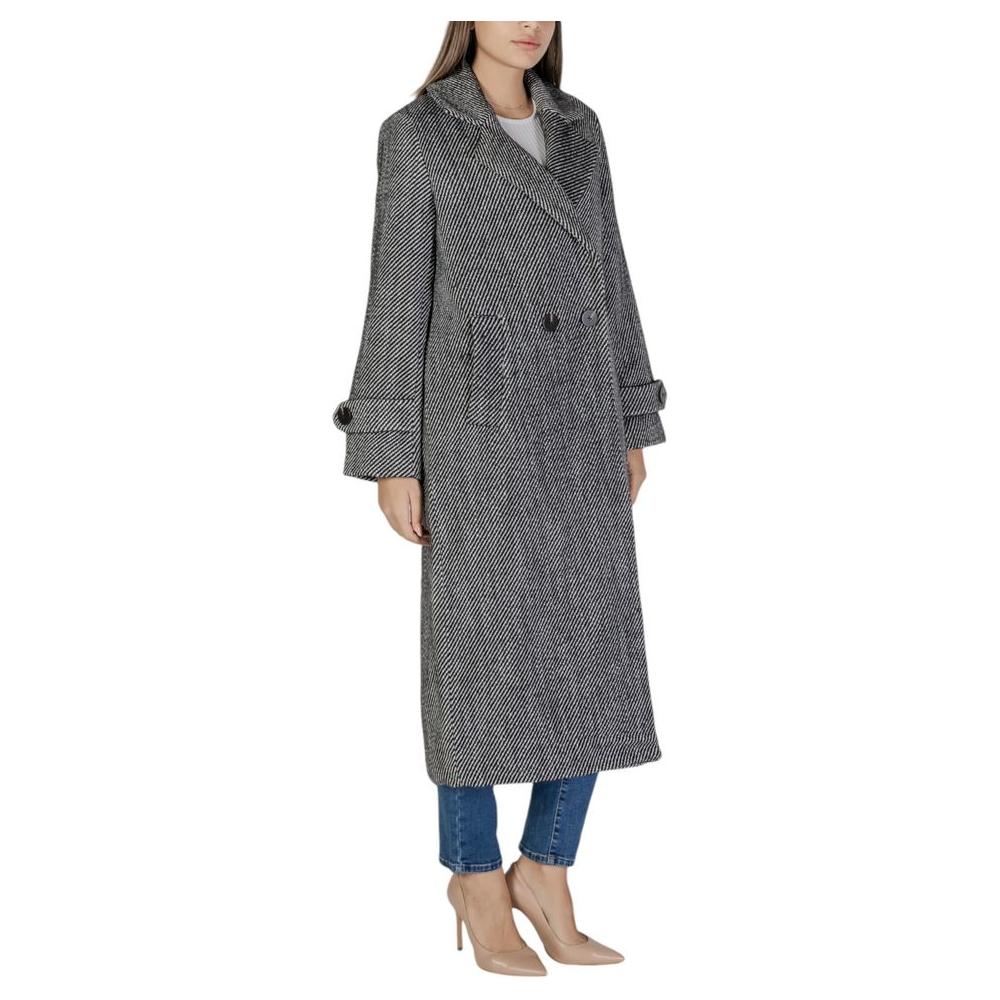 Women’s fall/winter Vila Clothes black polyester wool blend jacket and coat, featuring a stylish design, perfect for chic fashion.