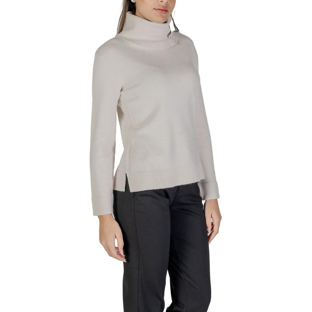 Street One cream viscose sweater for women, fall/winter knitwear, showing high collar and long sleeves.
