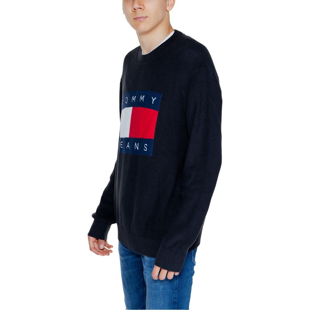 Men's Tommy Hilfiger black sweater, 100% organic cotton, autumn/winter collection, featuring iconic logo design.