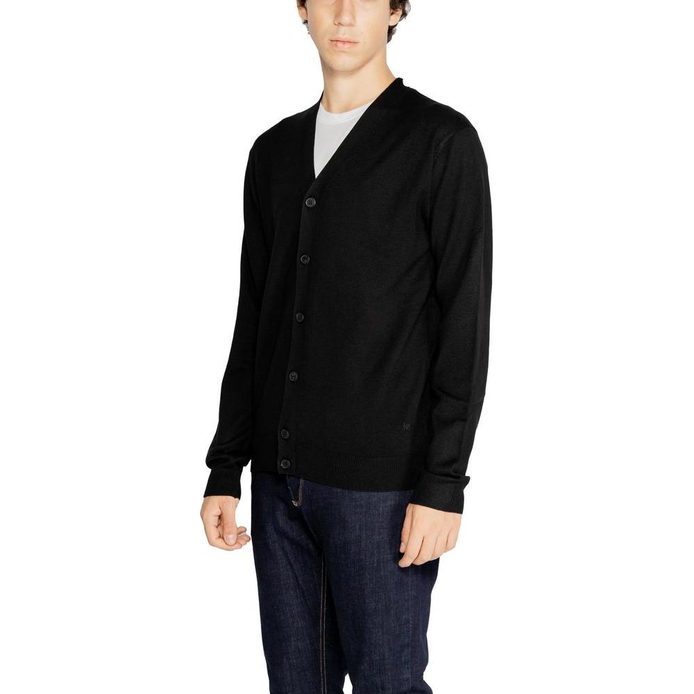 Men's Hamaki-Ho black cardigan, 70% viscose, 30% nylon; Fall/Winter knitwear collection.