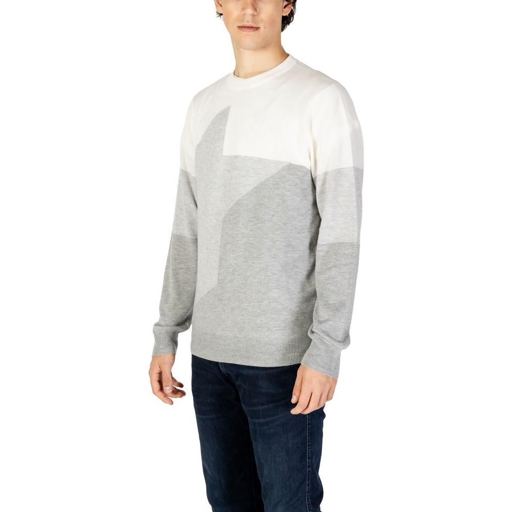 Antony Morato cream acrylic sweater for men from Fall/Winter collection, made of 40% acrylic, 30% polyamide, and 30% merino wool.