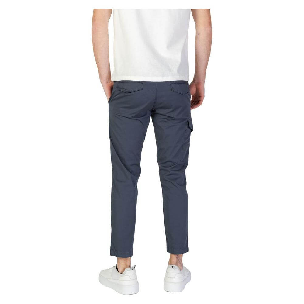 Back view of Refrigiwear blue cotton jeans & pants for men, regular fit, comfort, fall/winter collection, 98% cotton, 2% elastane.