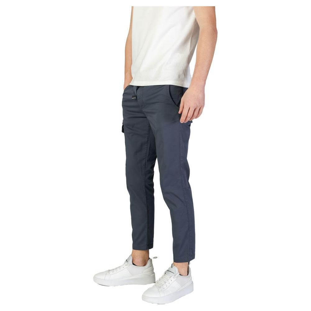 Men's Refrigiwear blue cotton jeans and pants with a regular fit for fall and winter, 98% cotton, 2% elastane.