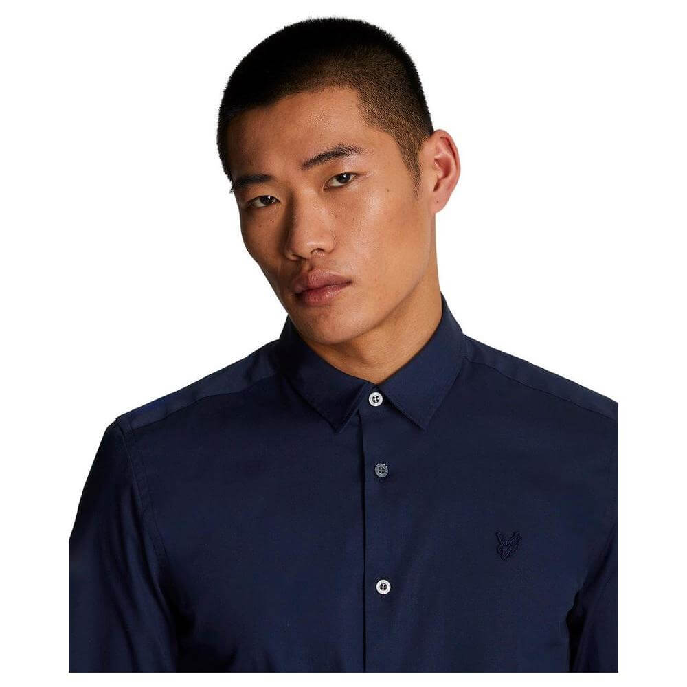 Lyle & Scott men's blue cotton long sleeve shirt from Fall/Winter collection, made of 97% cotton and 3% elastane.