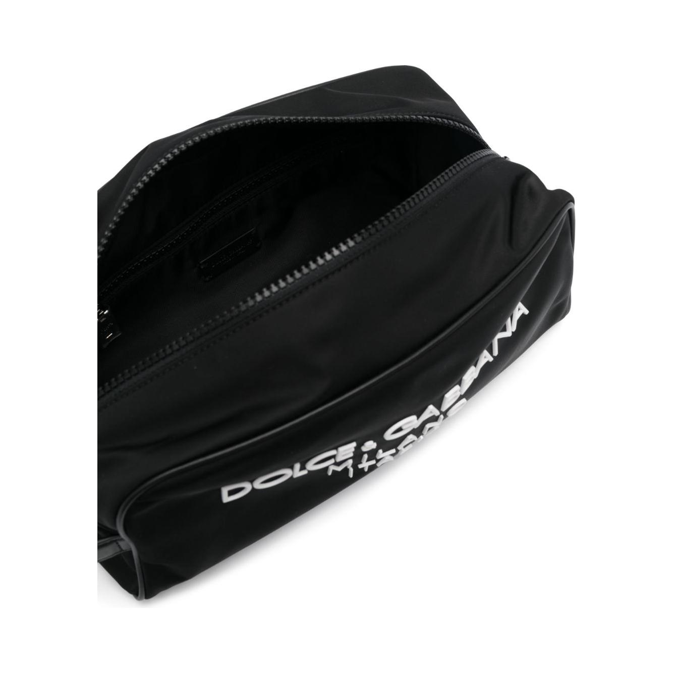 Dolce & Gabbana Dolce & Gabbana Nylon toiletry bag with rubberized logo BT0989AG1828B956 LDin,Men,Men > Accessories,Men > Accessories > Small Leather Goods,New In,Spring - Summer 2024,Yes Eu