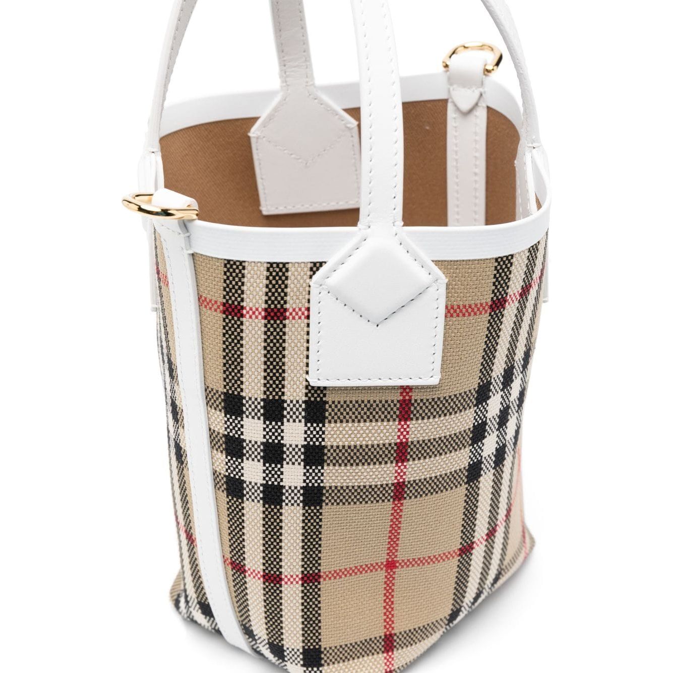 Front view with bag zipped and handles upright.