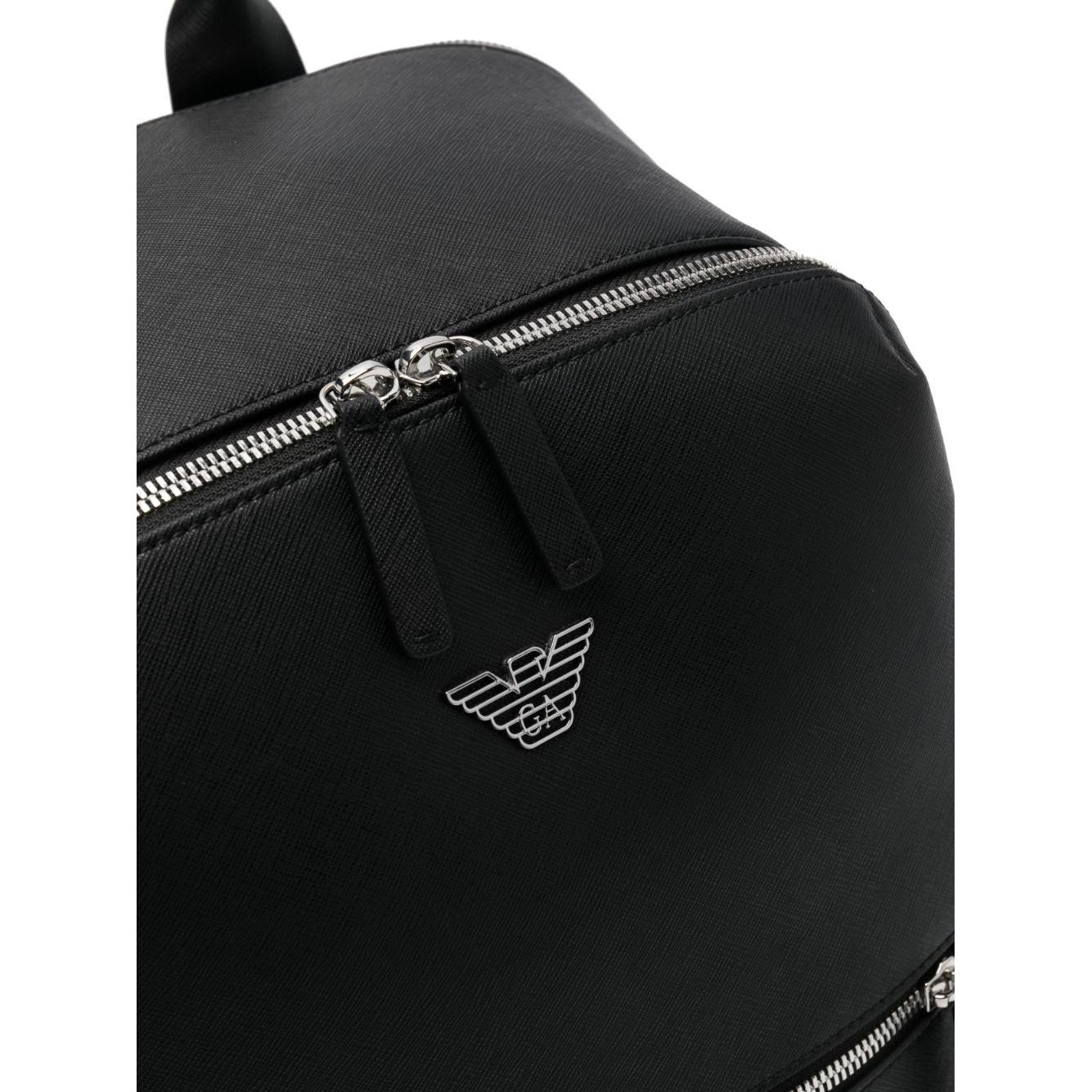 Front view with bag zipped and handles upright.