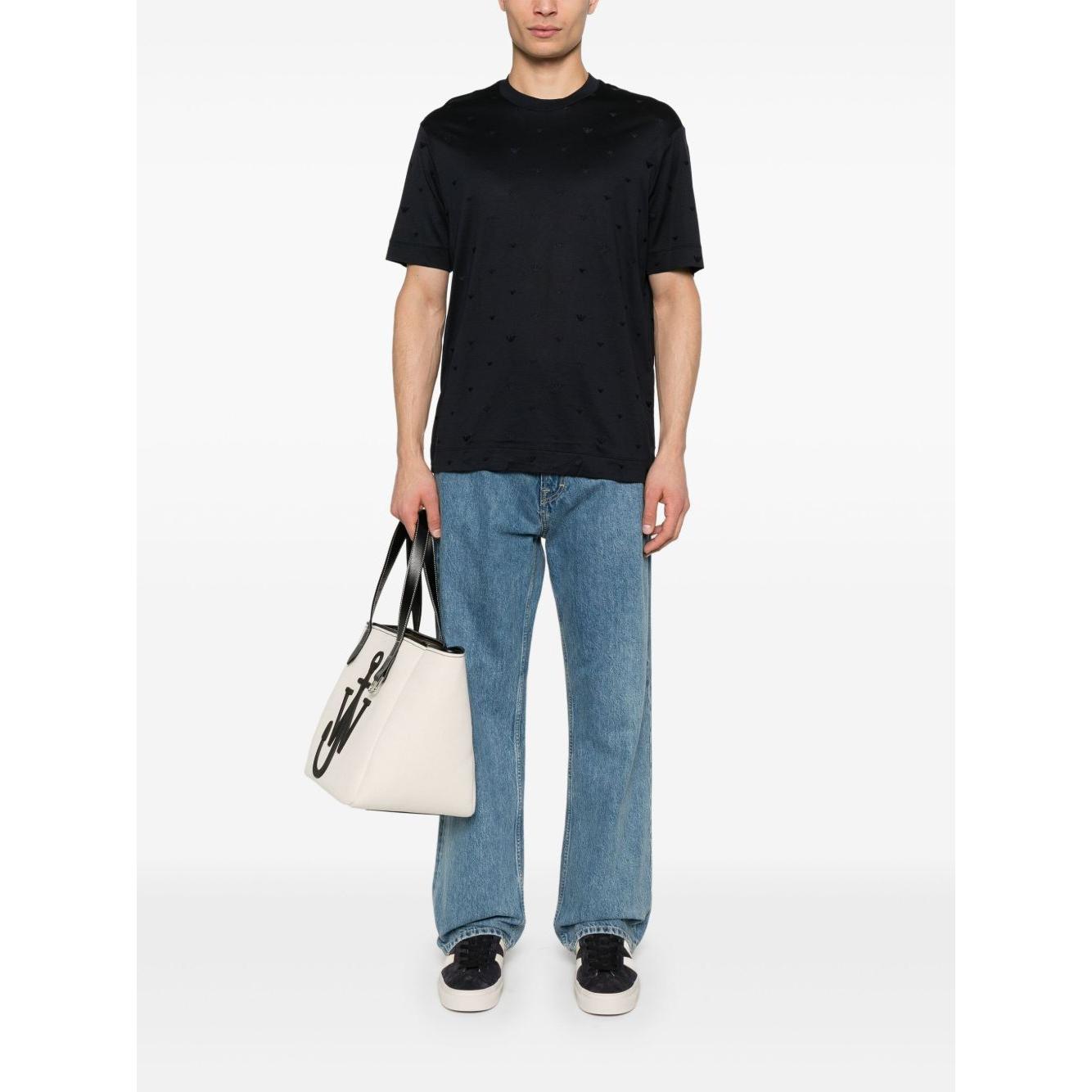 Front view with bag zipped and handles upright.