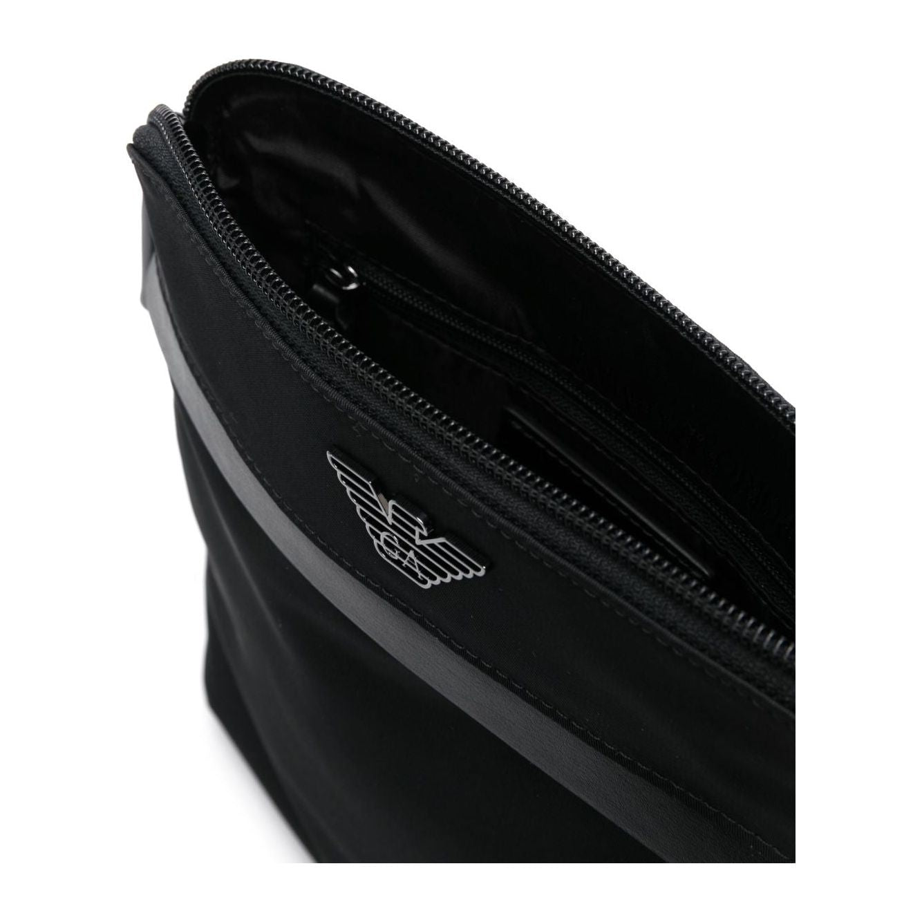 Front view with bag zipped and handles upright.