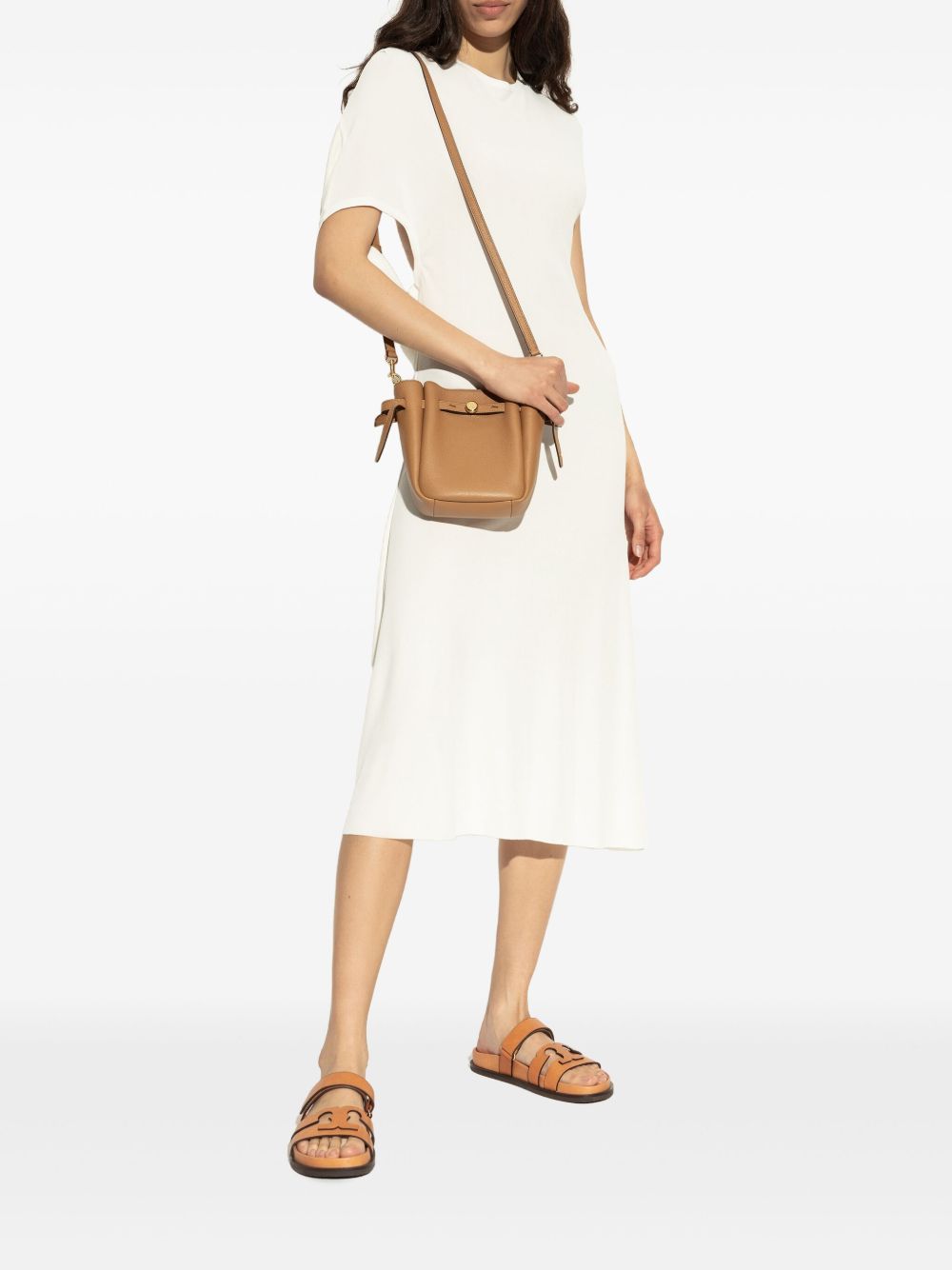 Front view with bag zipped and handles upright.