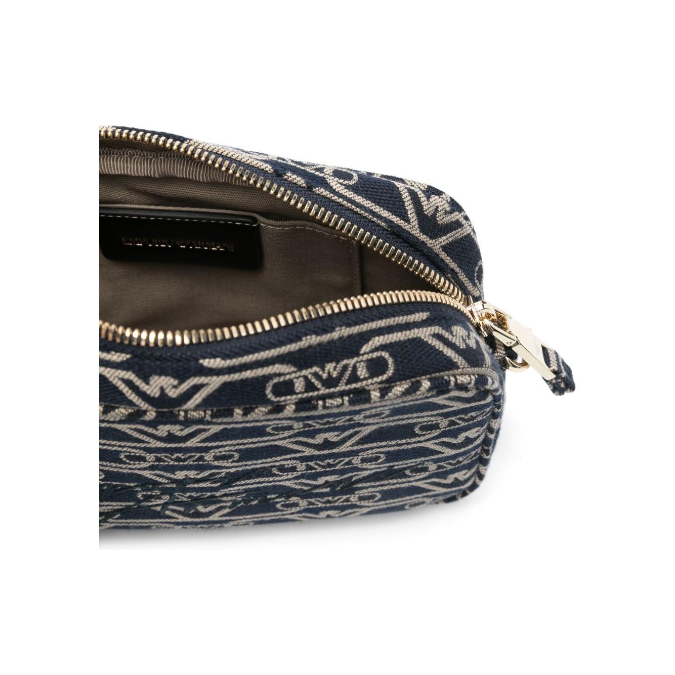 Front view with bag zipped and handles upright.