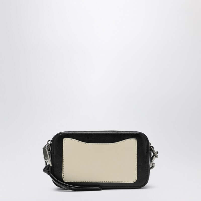 Front view with bag zipped and handles upright.