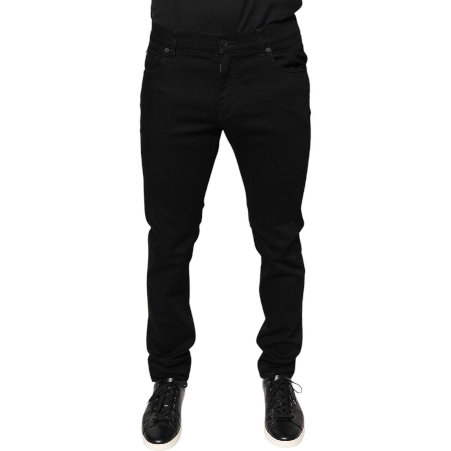 Front view with bag zipped and handles upright.