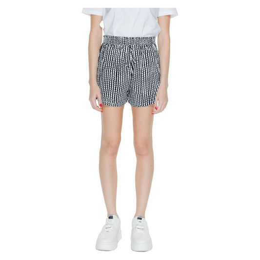 Women's spring/summer only black viscose shorts, featuring 100% viscose composition.