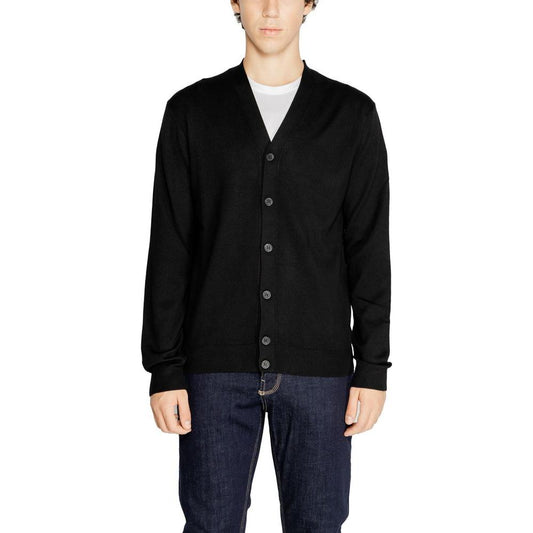 Men's black viscose cardigan by Hamaki-Ho, part of the Fall/Winter knitwear collection, made from 70% viscose and 30% nylon.