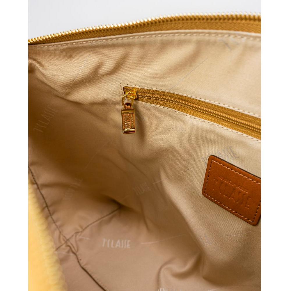 Front view with bag zipped and handles upright.