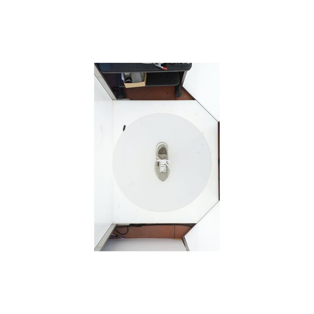 Front view with bag zipped and handles upright.