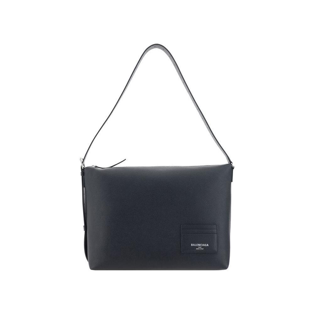 Front view with bag zipped and handles upright.