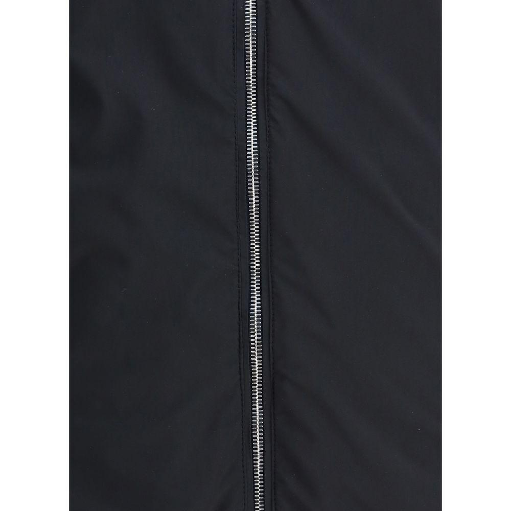 Front view with bag zipped and handles upright.
