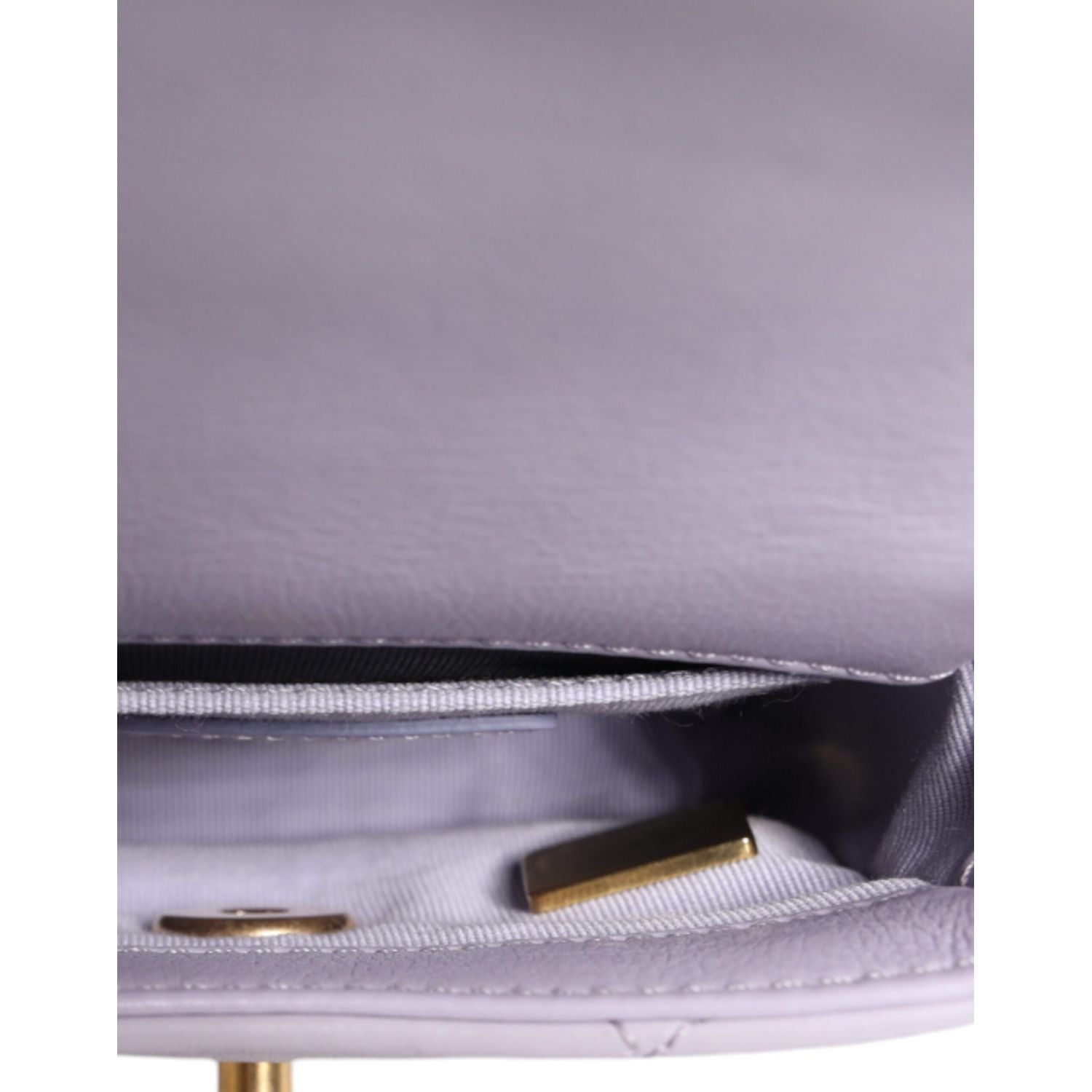 Front view with bag zipped and handles upright.