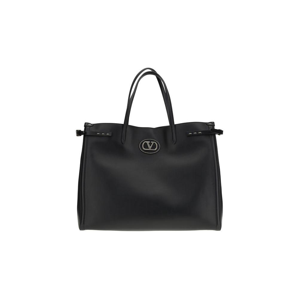 Front view with bag zipped and handles upright.