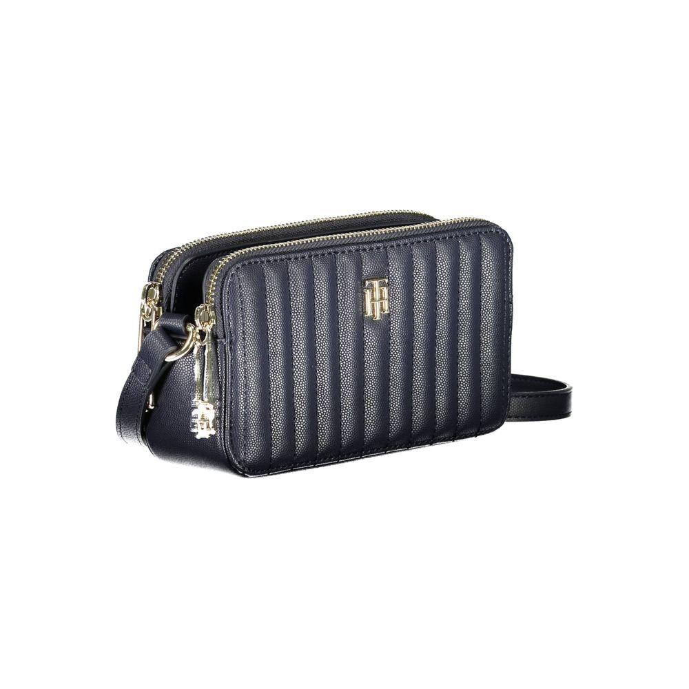 Front view with bag zipped and handles upright.