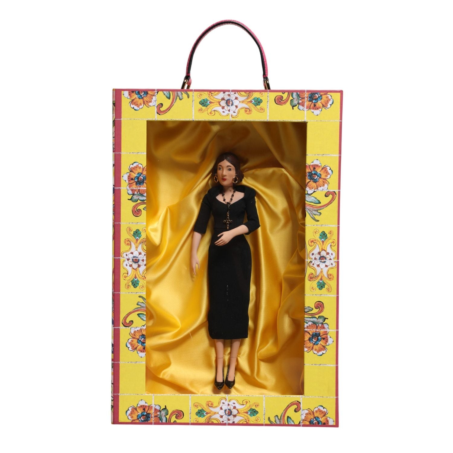 Front view with bag zipped and handles upright.